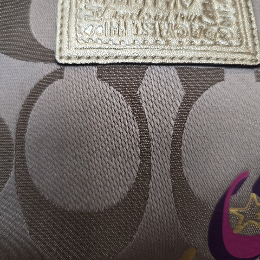 Coach Poppy Daisy Pop C Applique Limited Edition Gold Canvas Tote - Picture 14 of 14